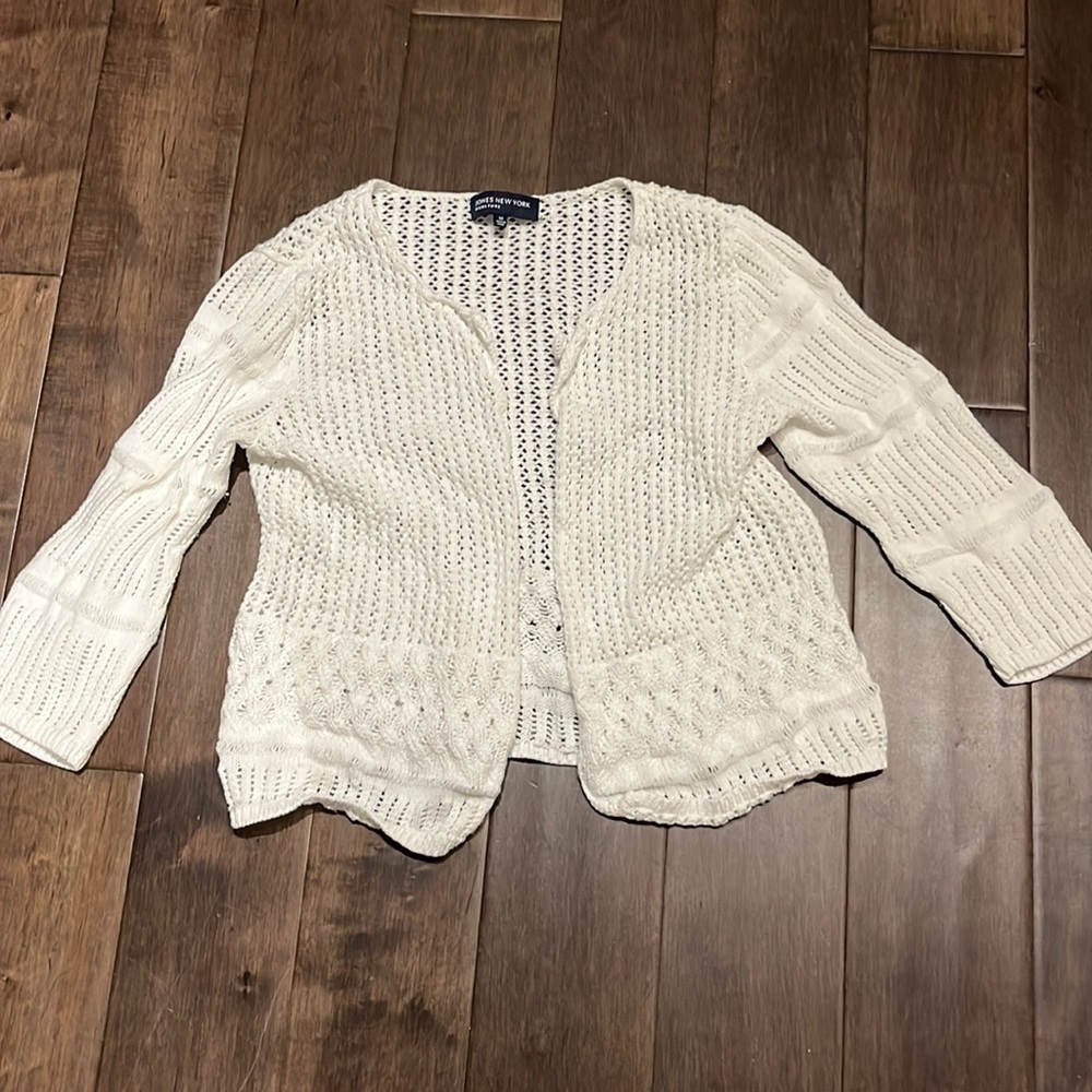 Jones, New York, signature size medium, white, knitted cardigan​​​